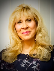 photo of Linda Stoner, Cosmetologist